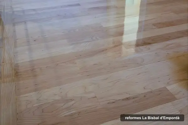 Codimser|Pulidor de Parquet y Tarimas| Pulido, Lijado, Restauración y Mantenimiento parquets,|Girona, empresa de reformes a La Bisbal d'Empordà