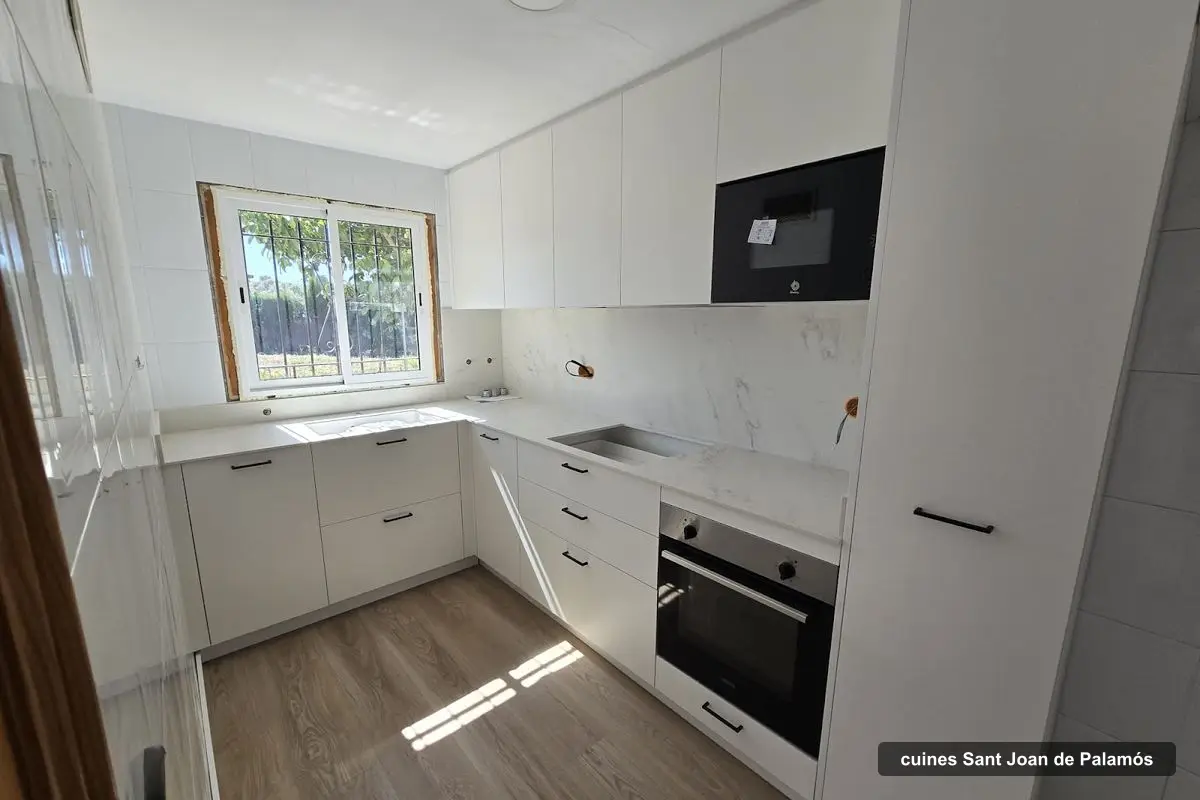 Cuines Quim Artau, empresa de reformes de cuina a Sant Joan de Palamós